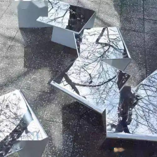 镜子对着床有什么忌讳用布挡着可以吗，镜子对着门有什么忌讳