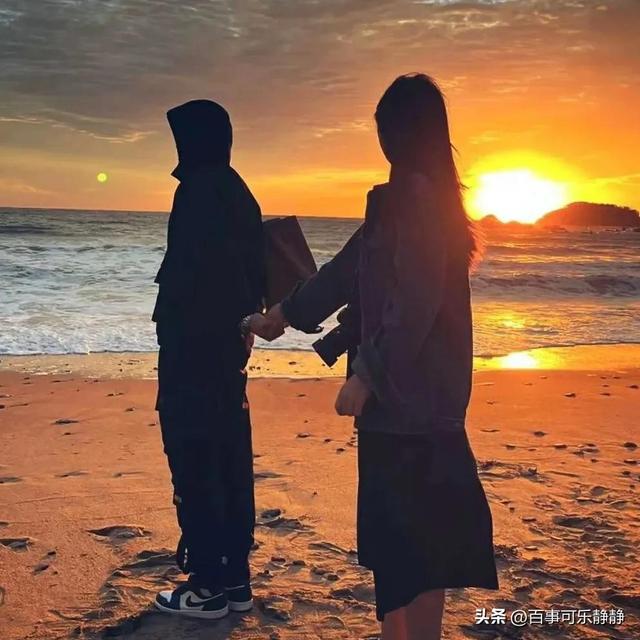 男生喜欢一个女生的表现和行为初中，男生喜欢一个女生的表现和行为初中生怎么办