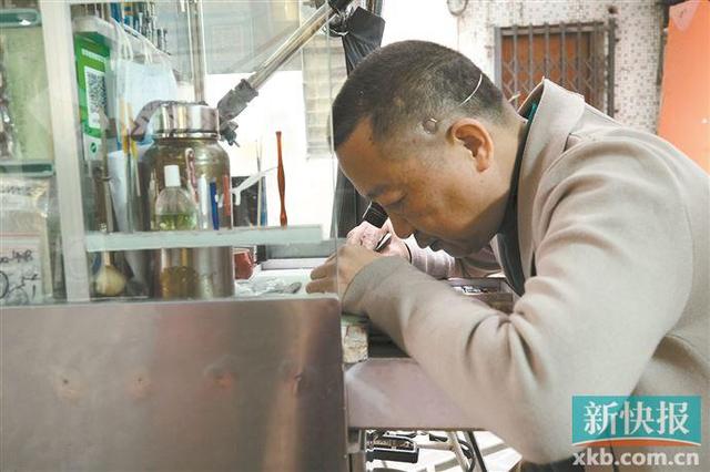 行李箱轮子掉了能修好吗，行李箱的轮子整个掉了修不修得好