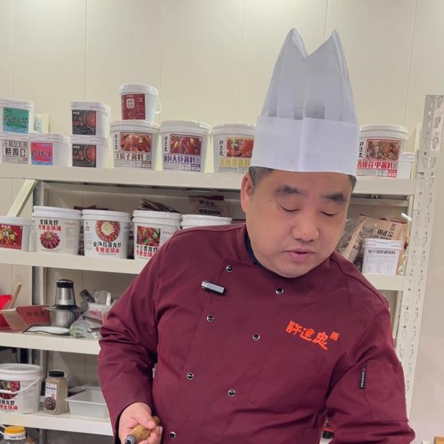 小龙虾哪些部位可以吃，小龙虾的哪个部位不能吃