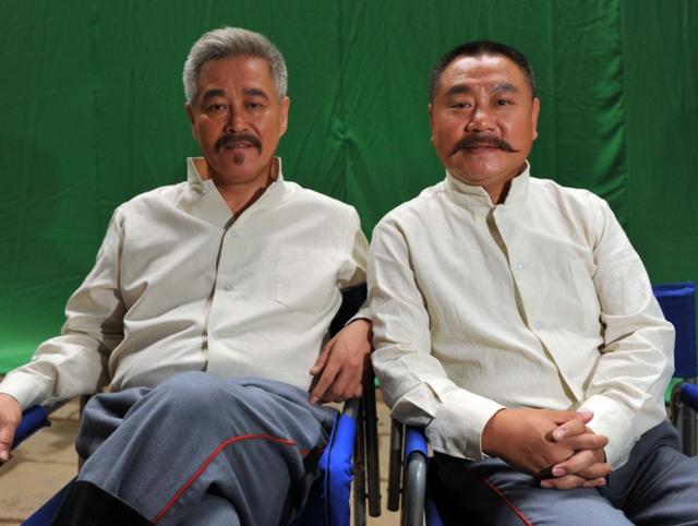 成龙个人资料简介图片大全，成龙个人资料简介_年龄