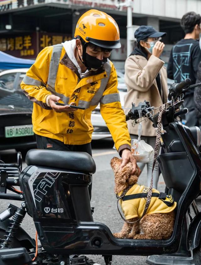 负债20万送外卖上岸，跑外卖兼职一个月能挣多少