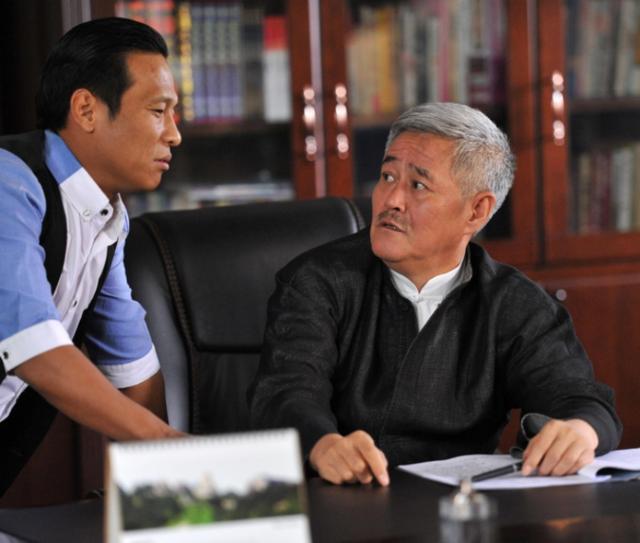 成龙个人资料简介图片大全，成龙个人资料简介_年龄