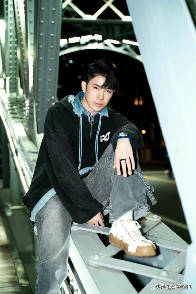 不放手不放手是什么歌那英，不放手不放手是什么歌那英唱的