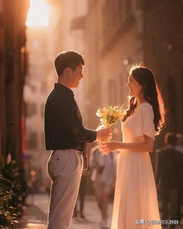 男生喜欢一个女生的表现和行为初中，男生喜欢一个女生的表现和行为初中生怎么办