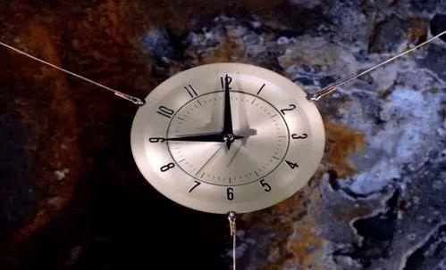 镜子对着床有什么忌讳用布挡着可以吗，镜子对着门有什么忌讳