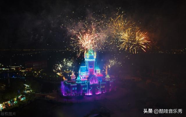 抖音一个女的翻唱很火的歌老男孩,抖音一个女的翻唱很火的歌老男孩是谁